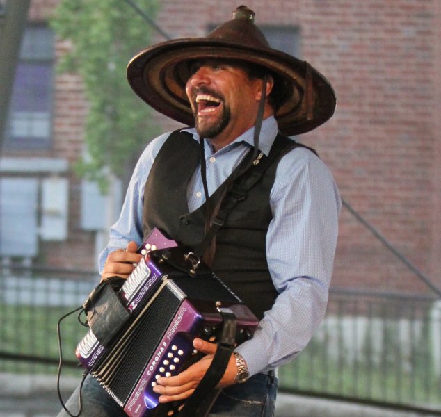 Terrance Simien And The Zydeco Experience
