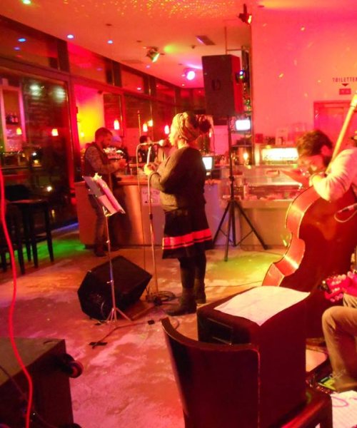 Live @ KIT Café (Dusseldorf, DE) by Nilza Costa